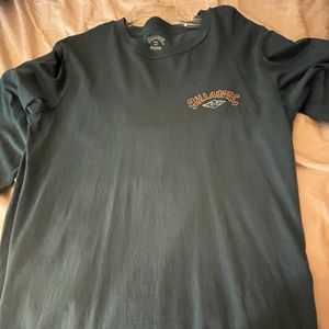 BILLABONG TEE SMALL NEVER WORN